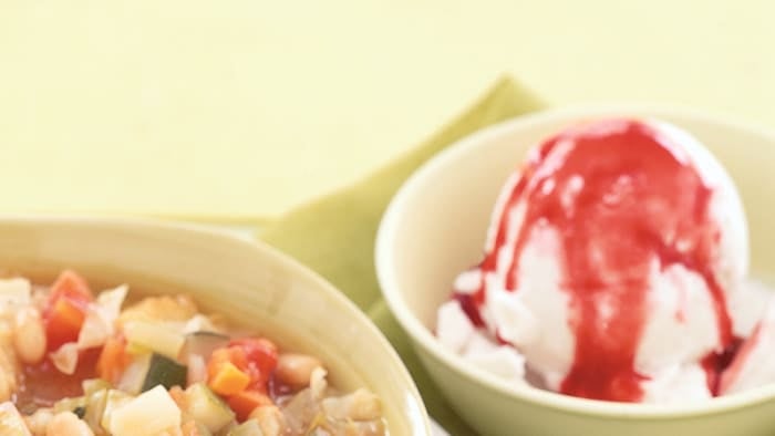 coconut-ice-cream-with-raspberry-sauce None