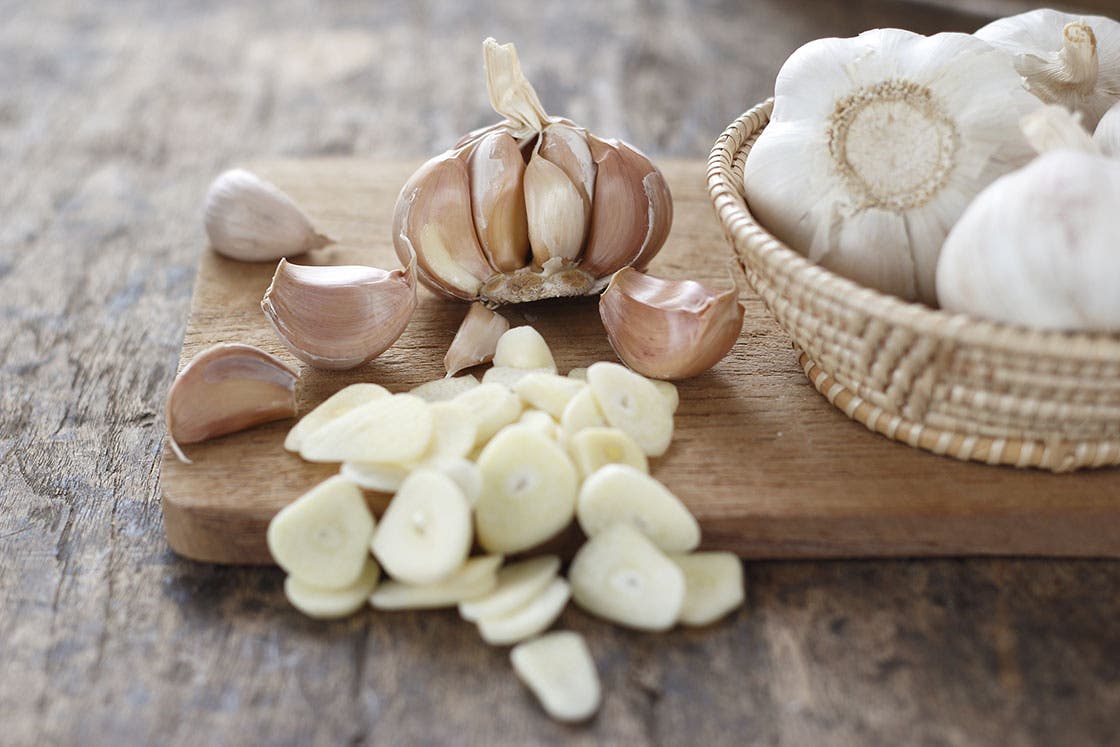healing-foods-garlic-2 None