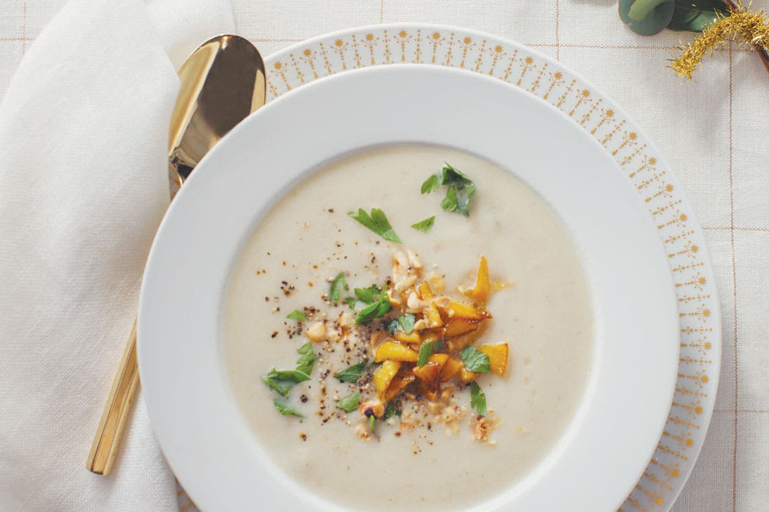 Cauliflower Soup with Caramelized Apples