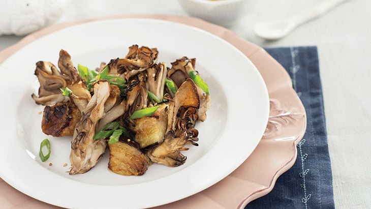 Miso-Roasted Maitake Mushrooms and Eggplant with Sesame Seeds Miso-Roasted Maitake Mushrooms and Eggplant with Sesame Seeds