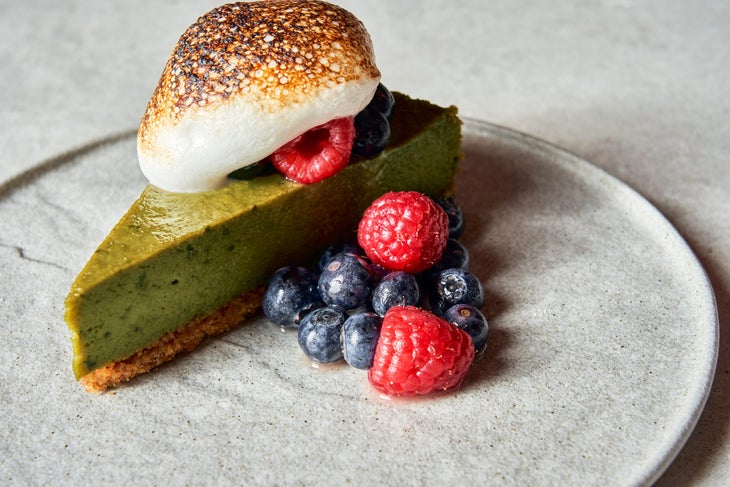 https://cdn.vegetariantimes.com/wp-content/uploads/2021/05/PLANTA-Queen-Matcha-Cheesecake-scaled.jpg?width=730