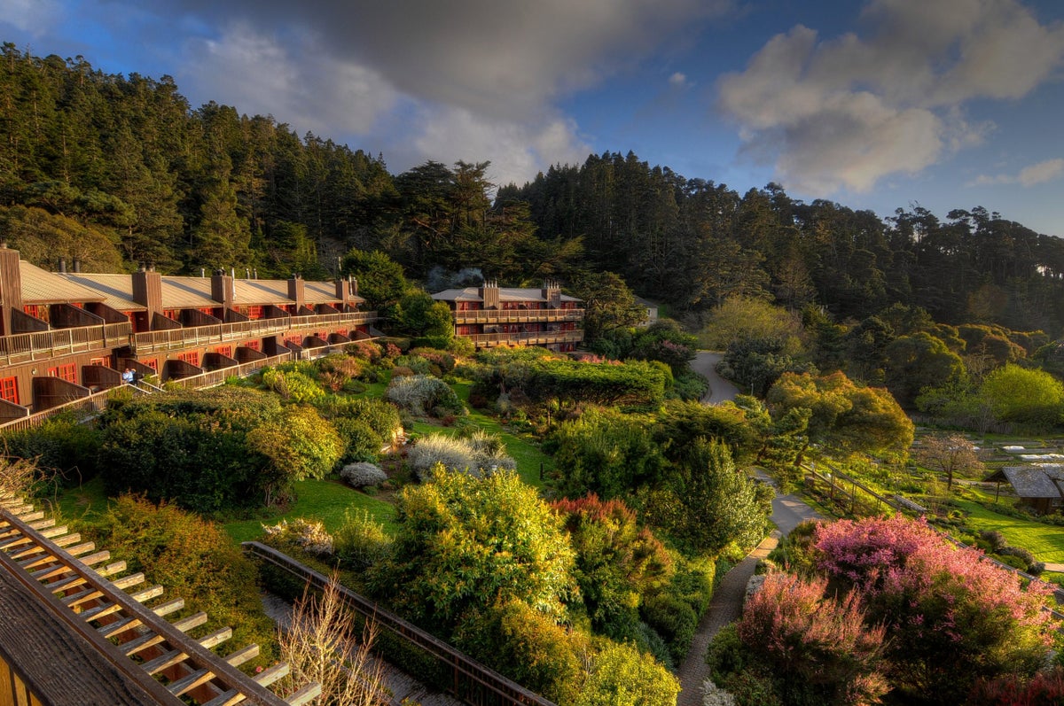 Stanford Inn in Medocino Has Been a Vegan Hotel for 40 Years
