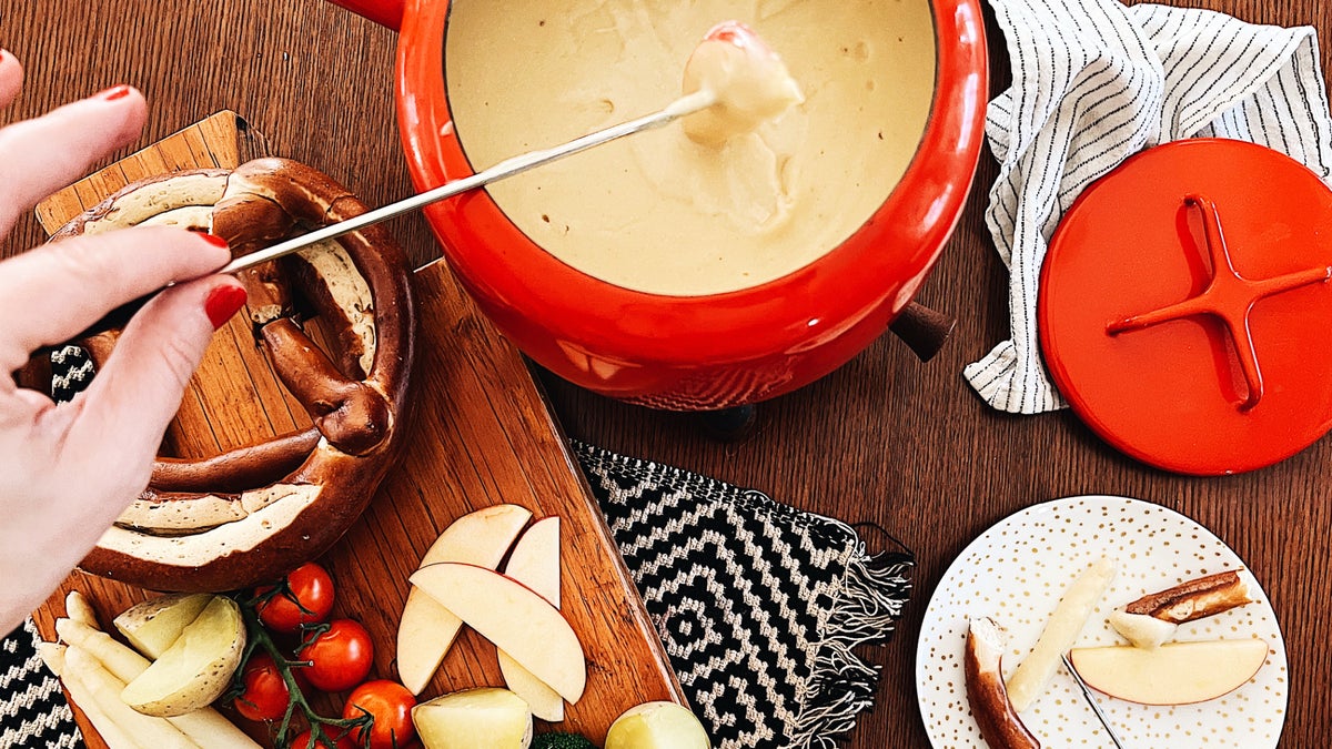 Vegan Fondue Brings the DairyFree AprèsSki Vibes